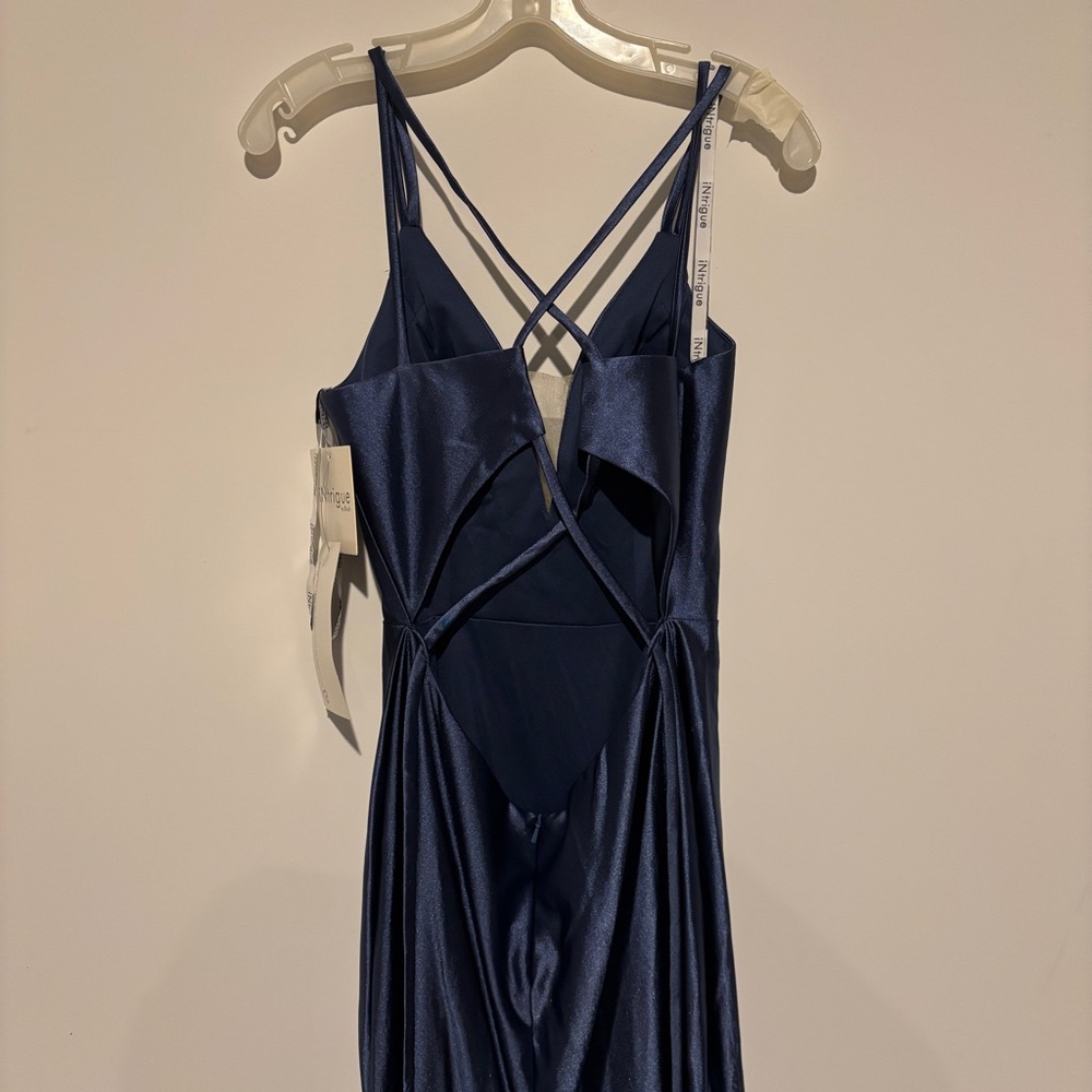 NWT Intrigue by Blush Prom Pageant Formal Mermaid Navy #540 Sz 6 Plunge Neckline - Picture 2 of 3